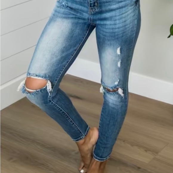 RISEN SKINNY JEANS-LIKE NEW - Picture 4 of 4